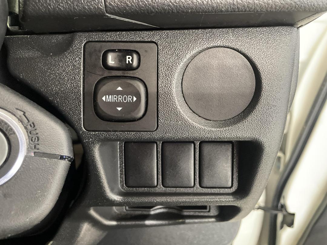 Photo '23' of Toyota Hiace Photo '23' of Toyota Hiace