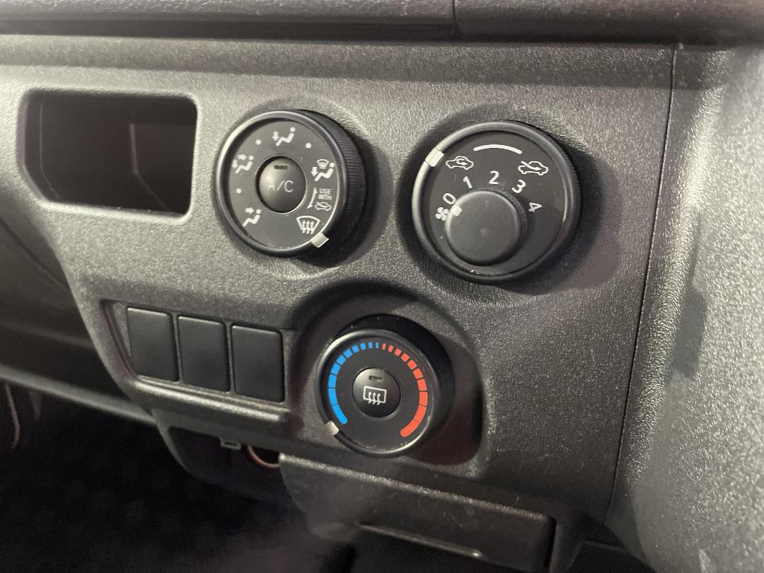 Photo '28' of Toyota Hiace Photo '28' of Toyota Hiace