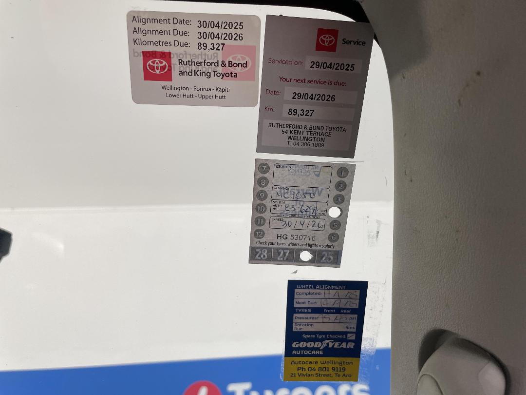 Photo '31' of Toyota Hiace Photo '31' of Toyota Hiace