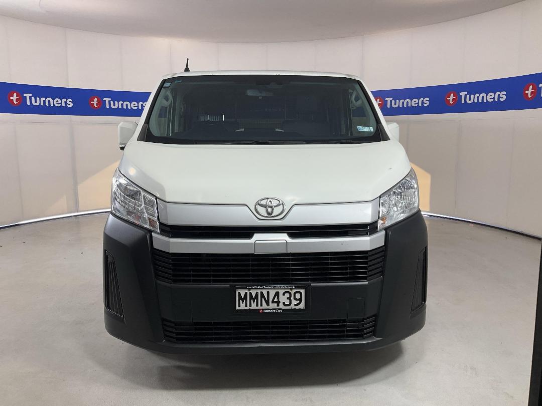 Photo '2' of Toyota Hiace