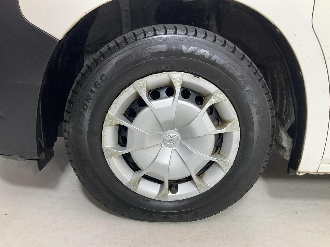 Photo '10' of Toyota Hiace