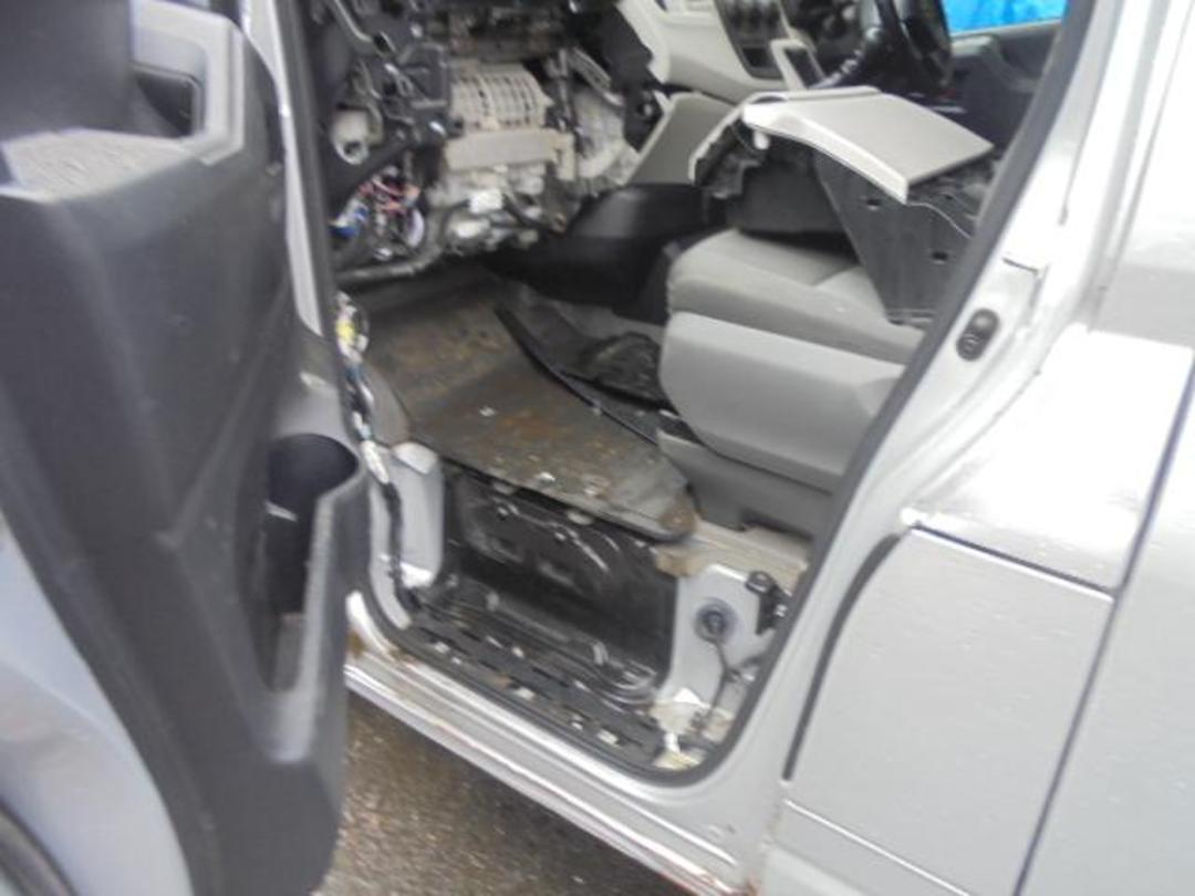 Photo '18' of Toyota Hiace ZR GVN