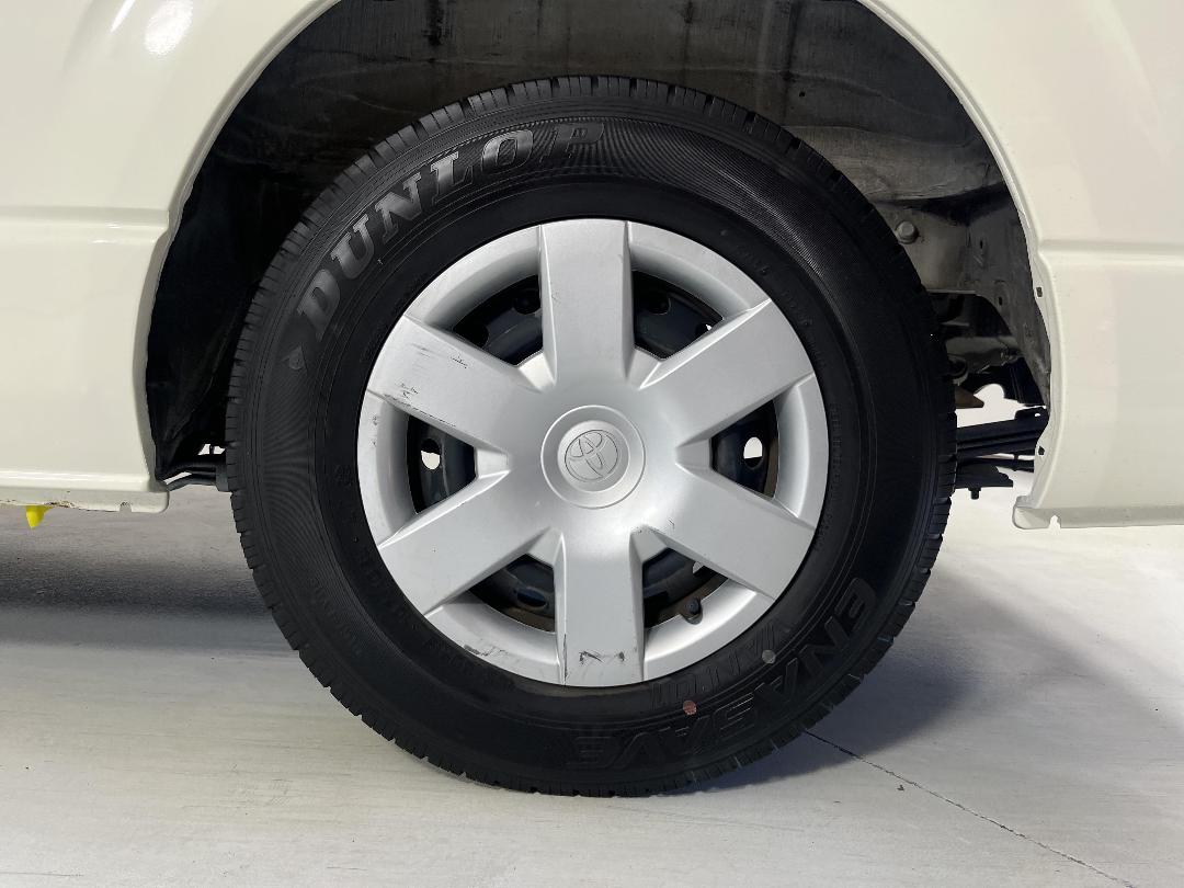 Photo '11' of Toyota Hiace