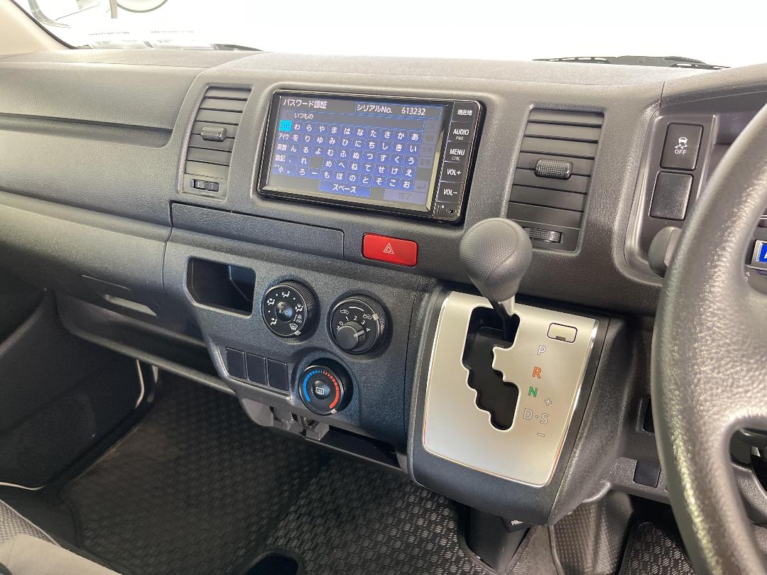 Photo '17' of Toyota Hiace