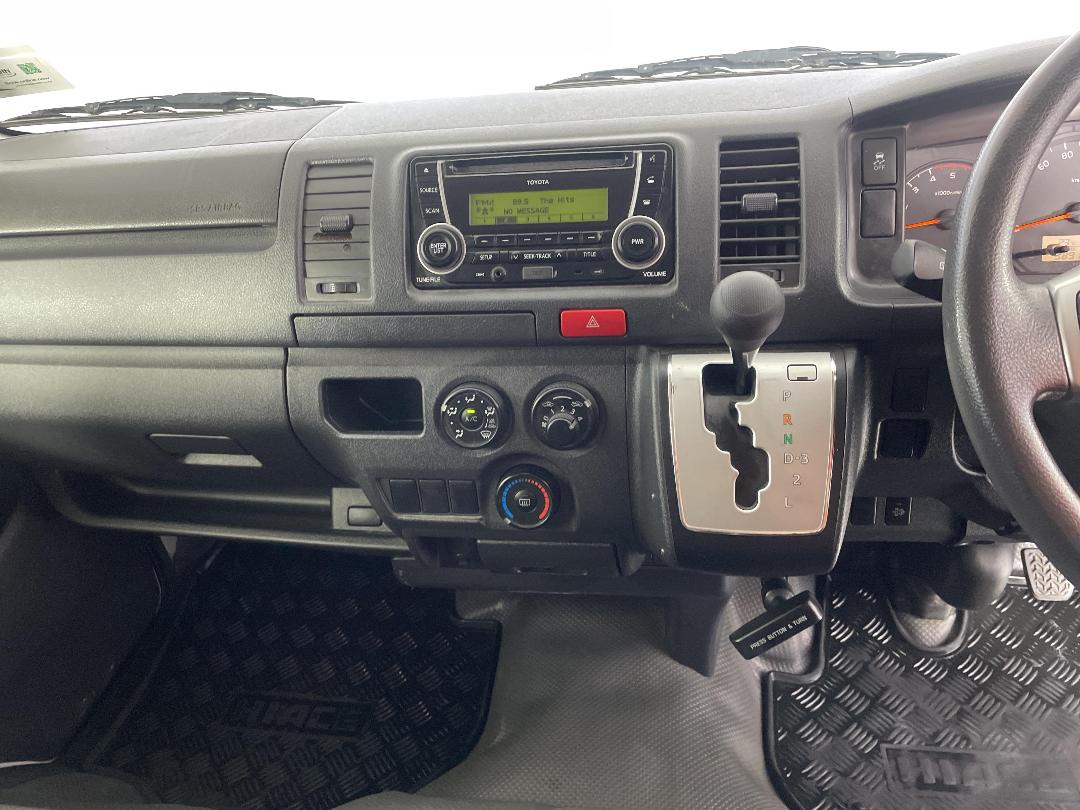 Photo '18' of Toyota Hiace