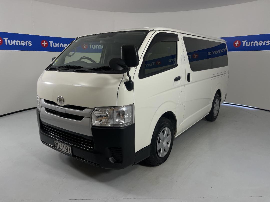 Photo '4' of Toyota Hiace