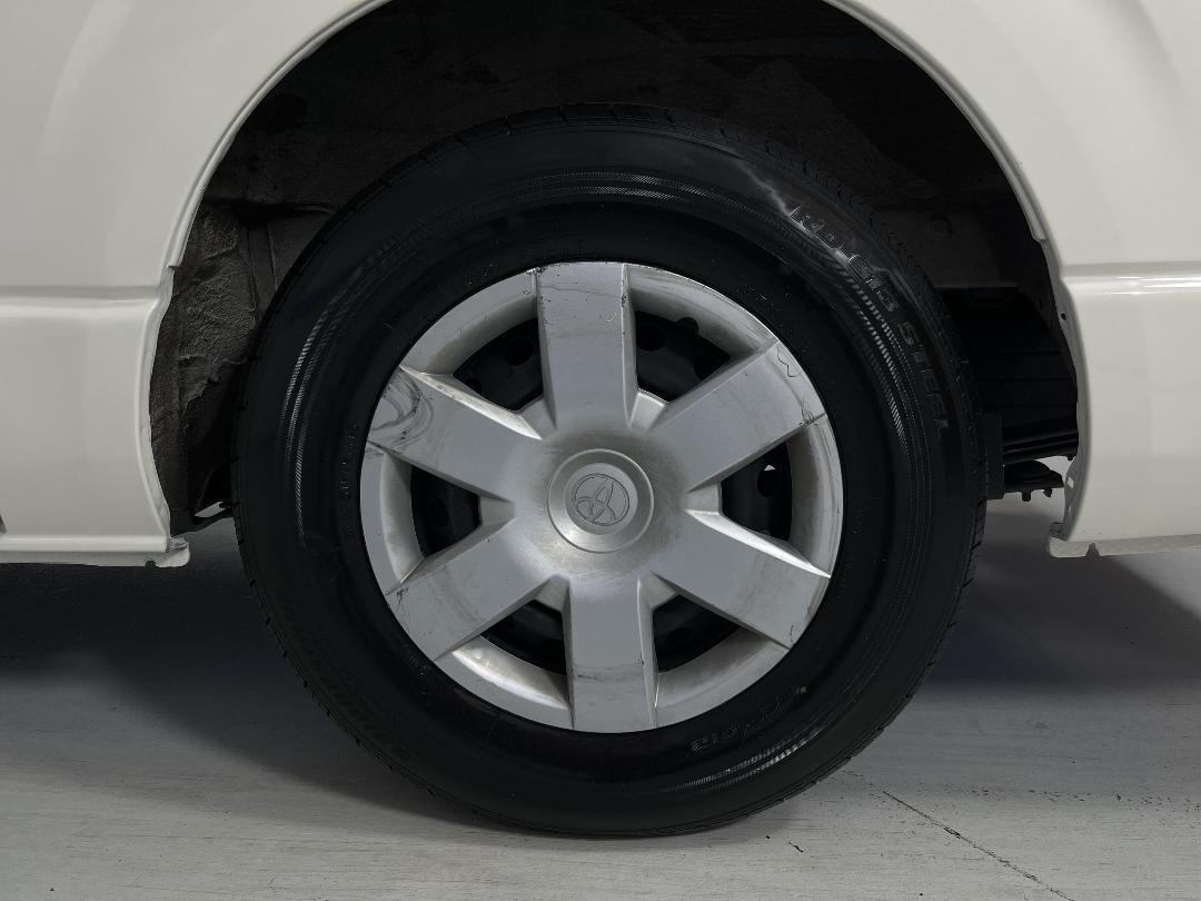 Photo '11' of Toyota Hiace