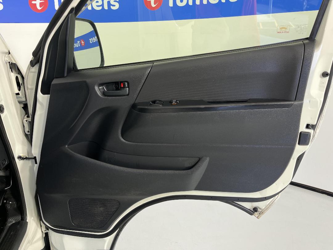 Photo '15' of Toyota Hiace