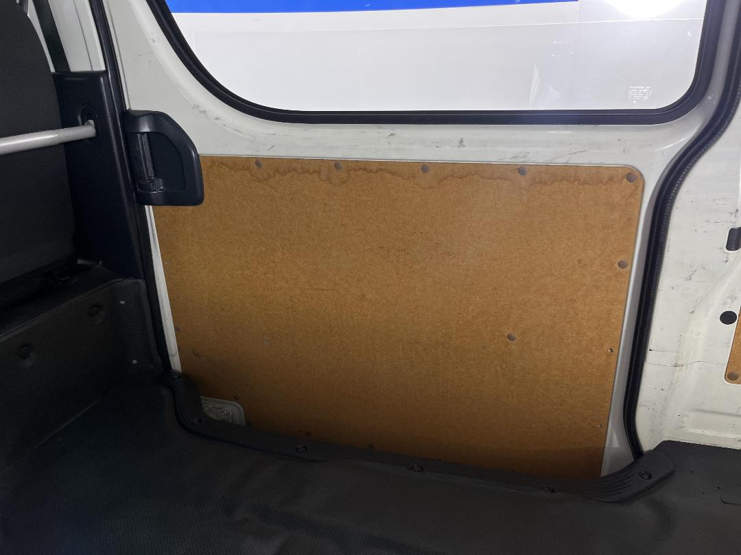 Photo '19' of Toyota Hiace