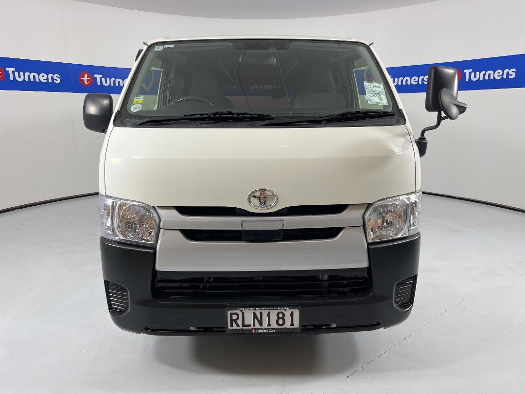 Photo '2' of Toyota Hiace