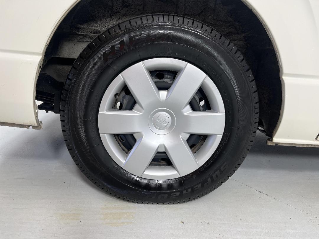 Photo '12' of Toyota Hiace