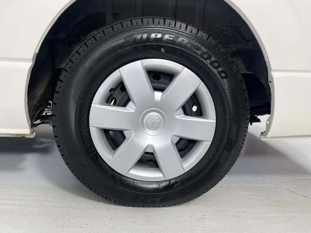 Photo '11' of Toyota Hiace