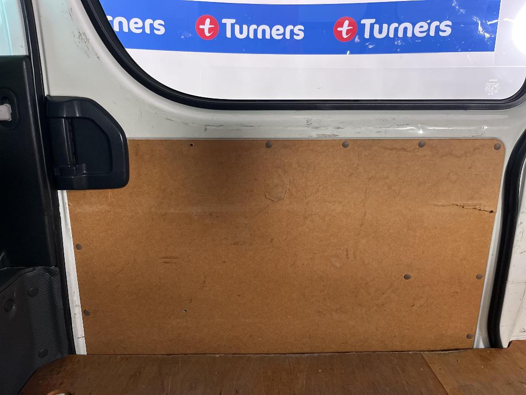 Photo '19' of Toyota Hiace