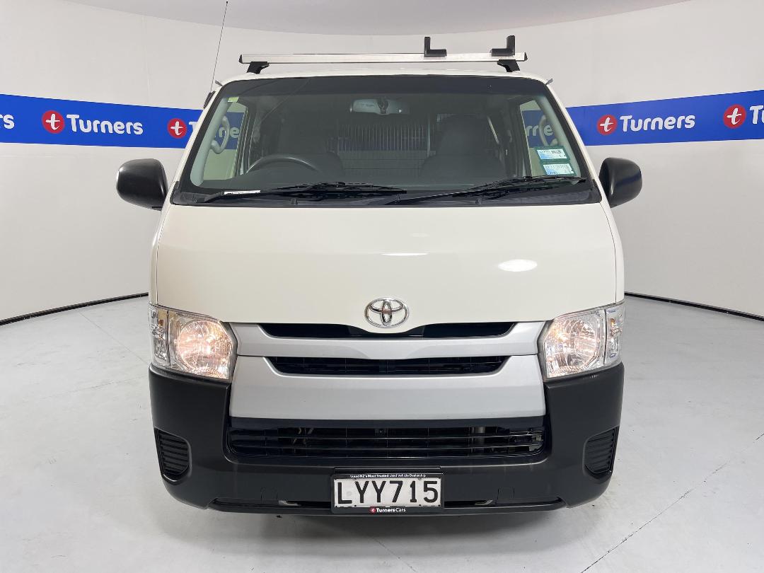 Photo '2' of Toyota Hiace