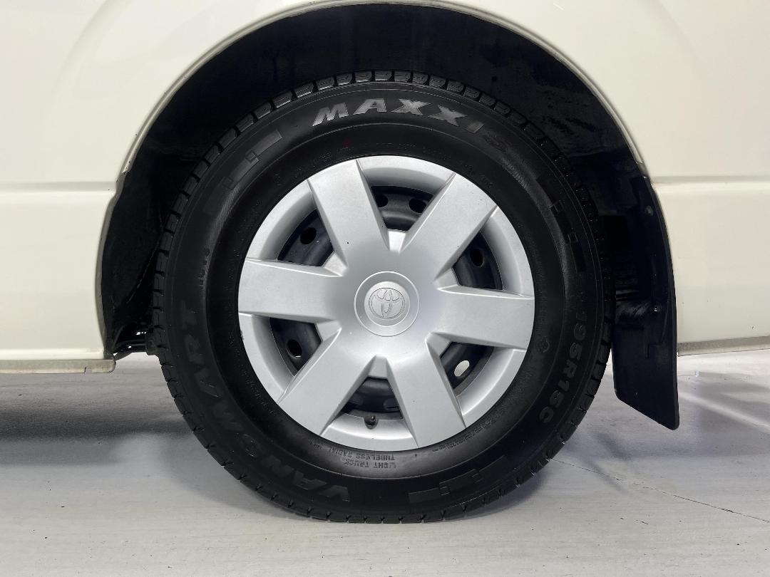 Photo '12' of Toyota Hiace