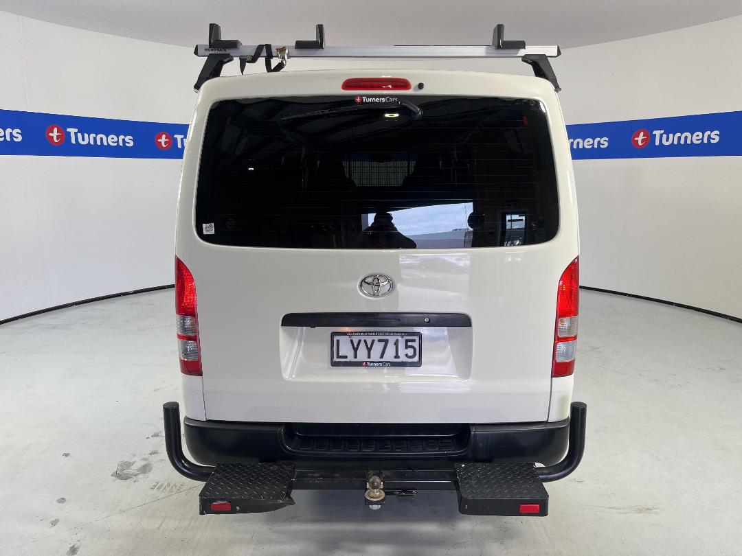 Photo '6' of Toyota Hiace