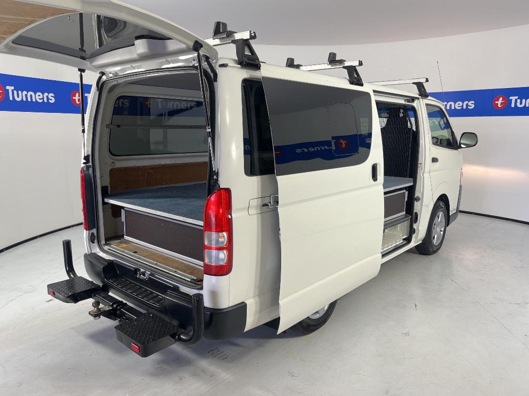 Photo '20' of Toyota Hiace