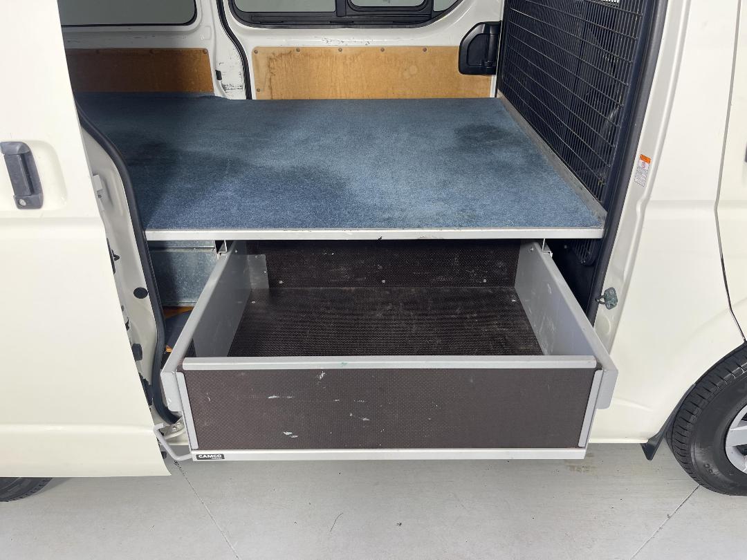 Photo '29' of Toyota Hiace