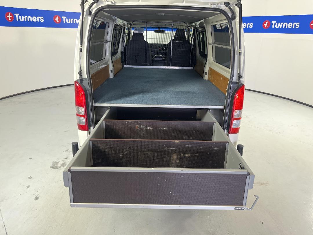 Photo '33' of Toyota Hiace