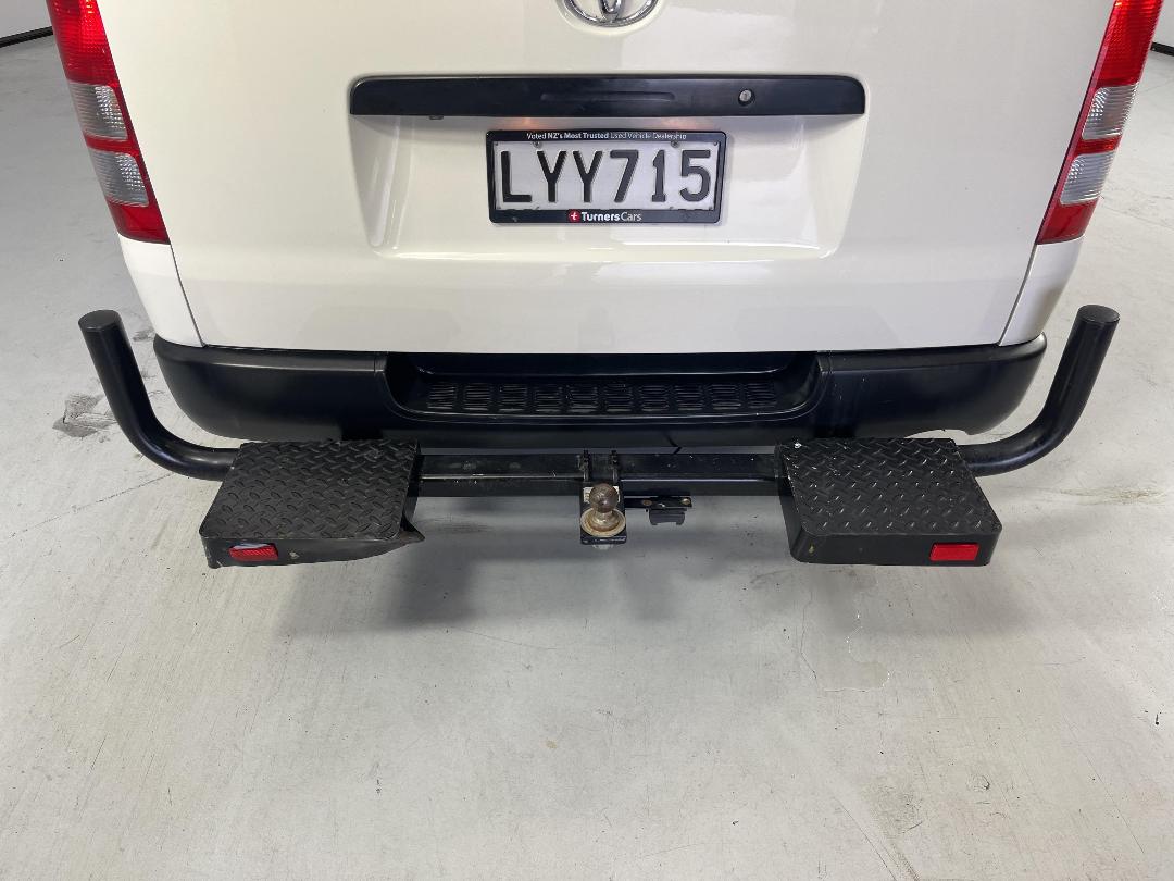 Photo '35' of Toyota Hiace