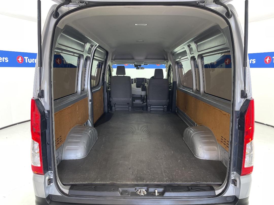 Photo '14' of Toyota Hiace