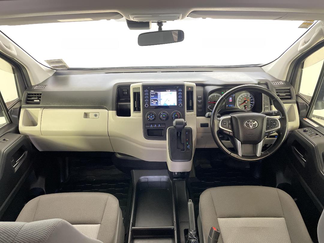 Photo '17' of Toyota Hiace