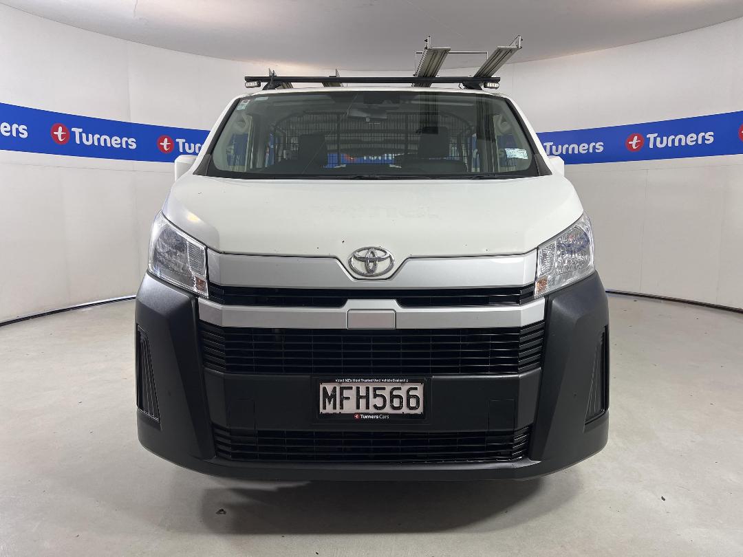 Photo '2' of Toyota Hiace