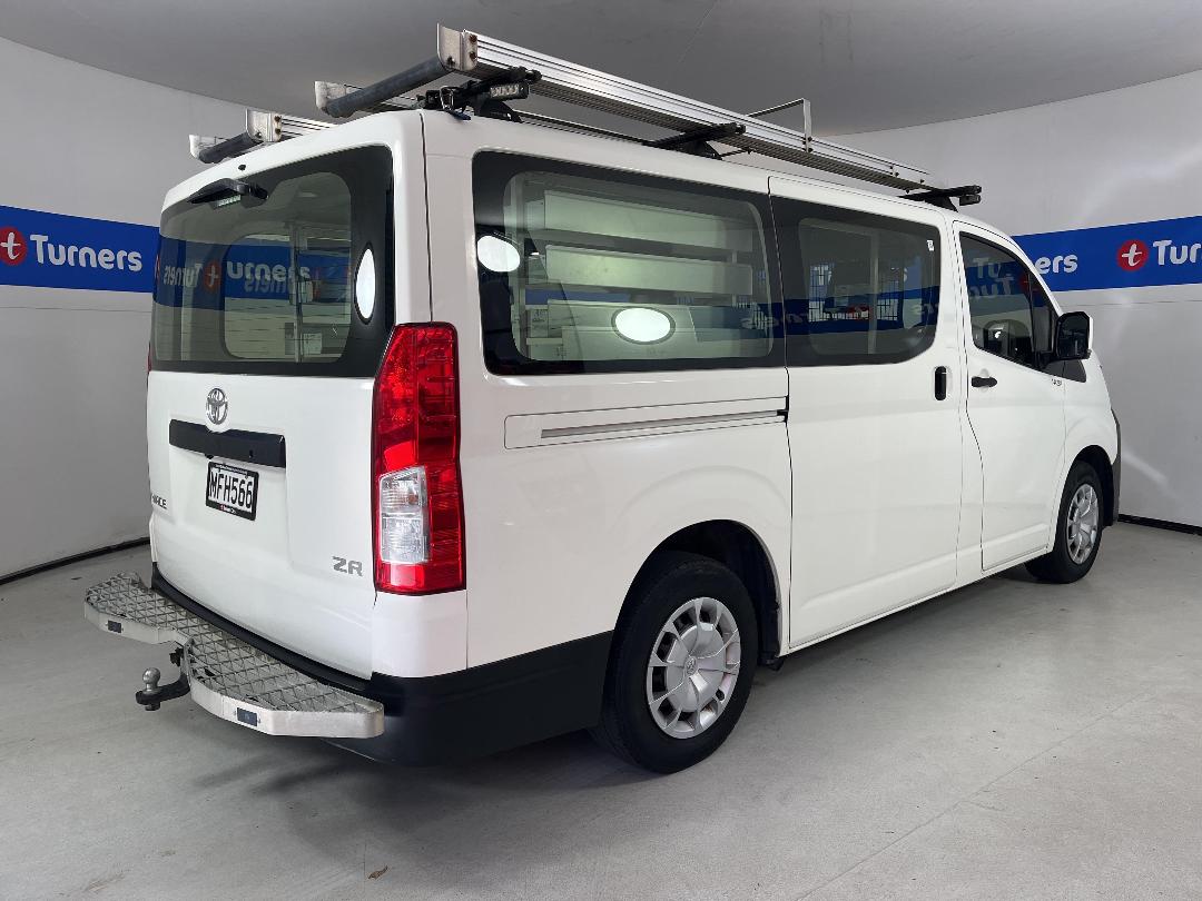 Photo '7' of Toyota Hiace