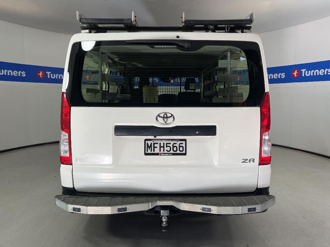 Photo '6' of Toyota Hiace