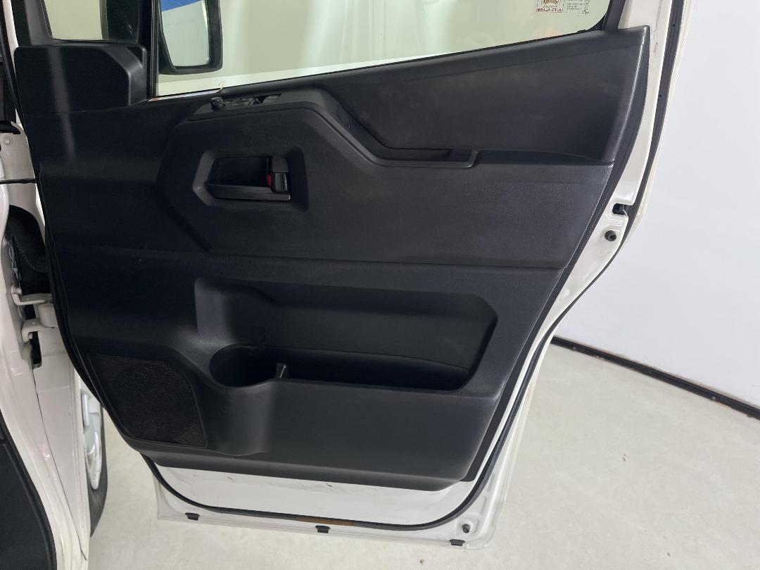 Photo '15' of Toyota Hiace