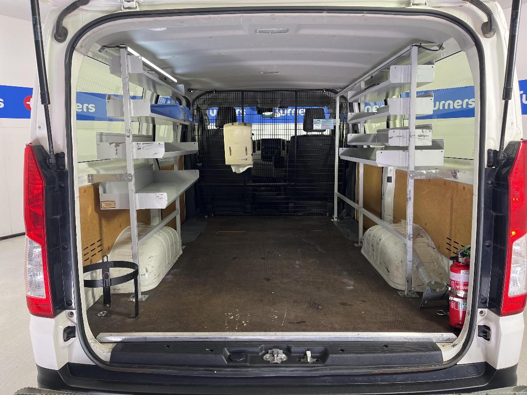 Photo '14' of Toyota Hiace