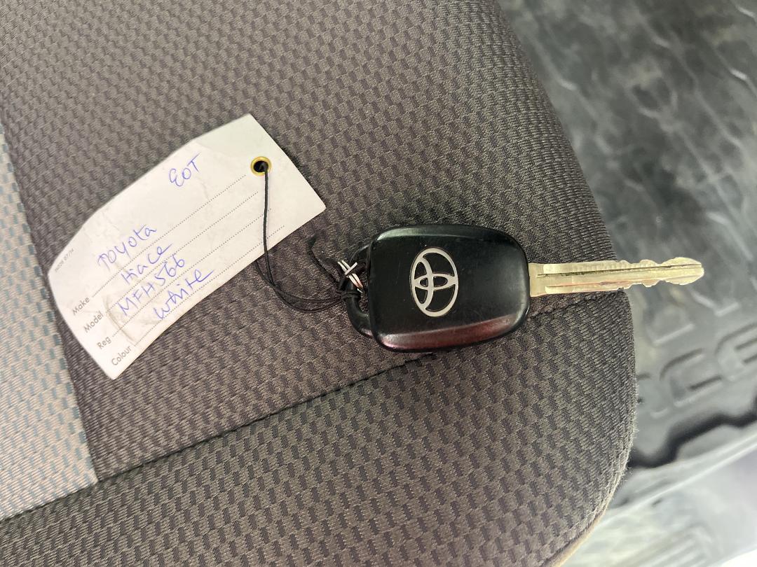 Photo '22' of Toyota Hiace