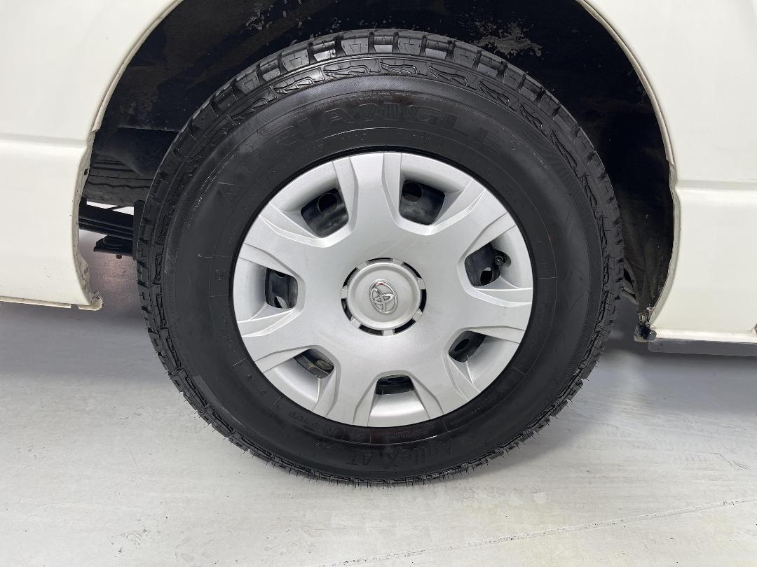 Photo '12' of Toyota Hiace