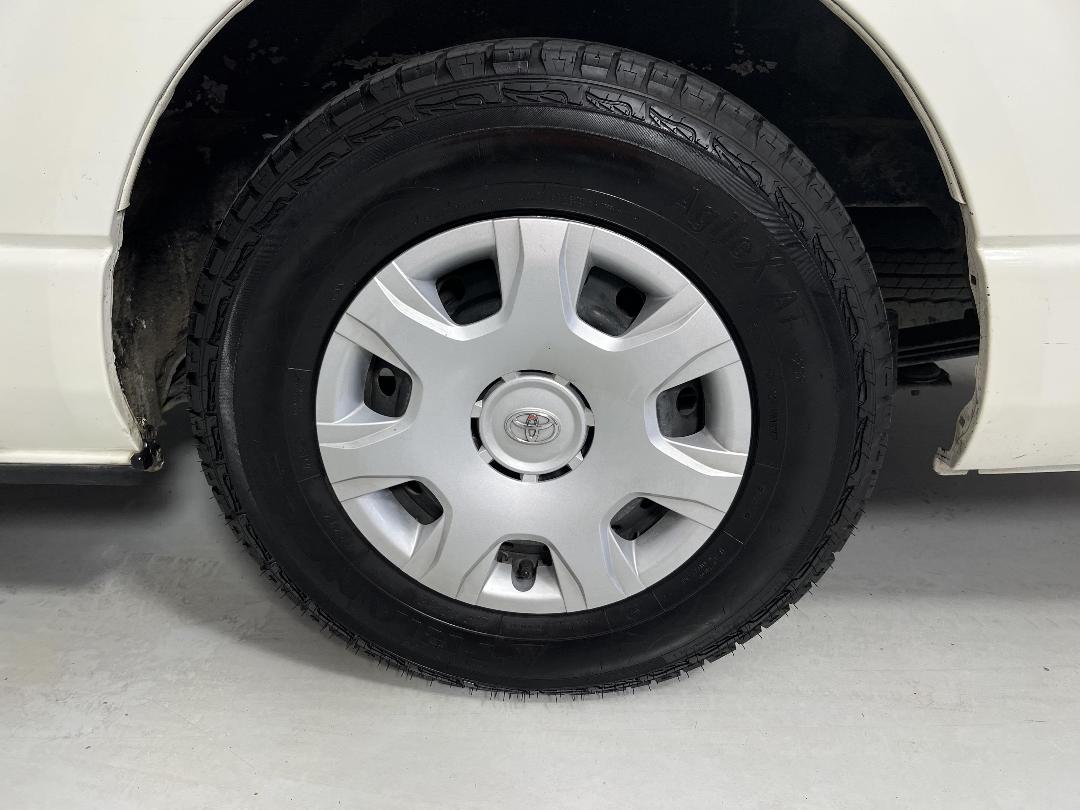 Photo '11' of Toyota Hiace