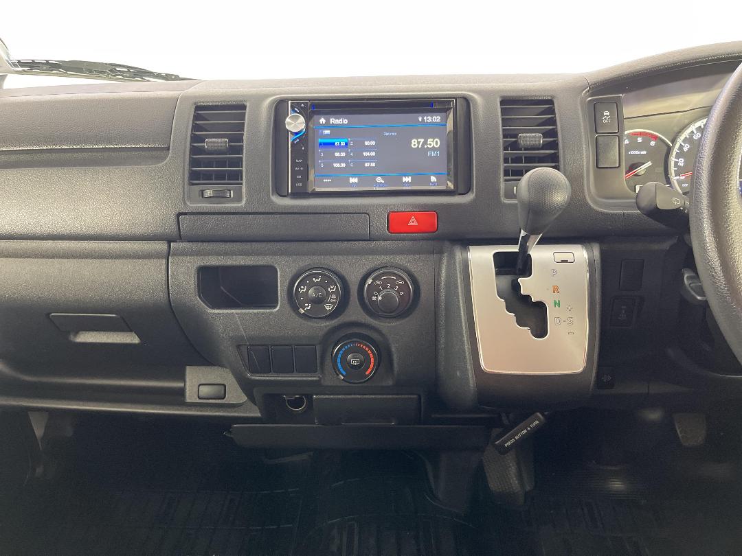 Photo '18' of Toyota Hiace