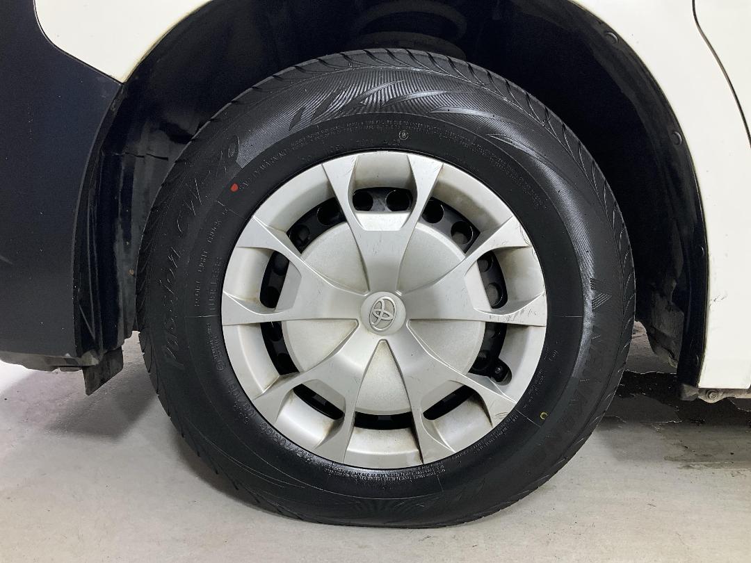 Photo '10' of Toyota Hiace