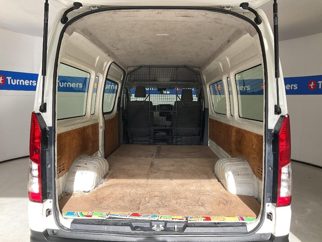 Photo '14' of Toyota Hiace