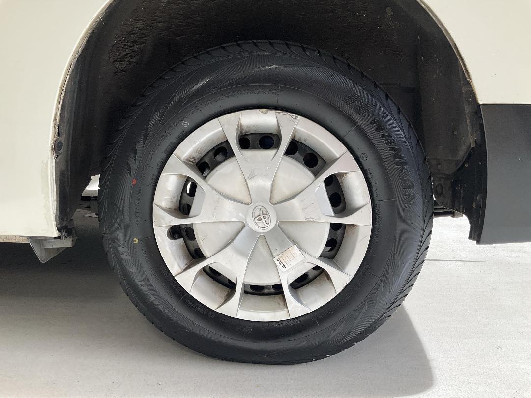 Photo '11' of Toyota Hiace