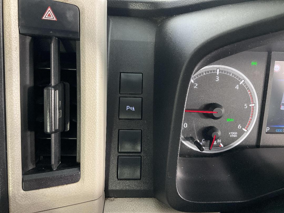 Photo '29' of Toyota Hiace