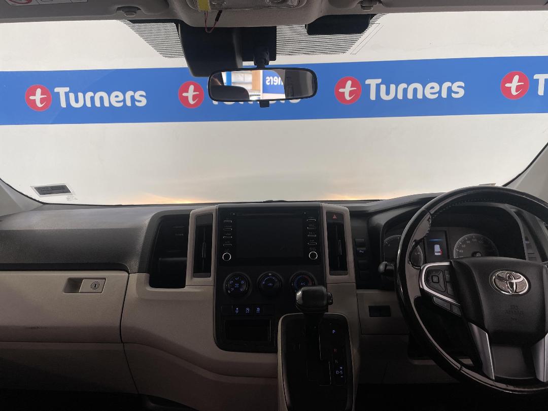 Photo '17' of Toyota Hiace Photo '17' of Toyota Hiace