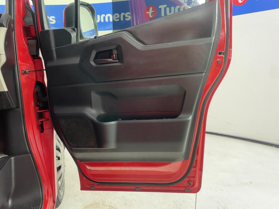 Photo '15' of Toyota Hiace