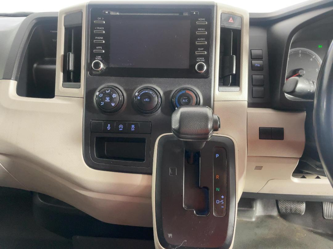 Photo '18' of Toyota Hiace