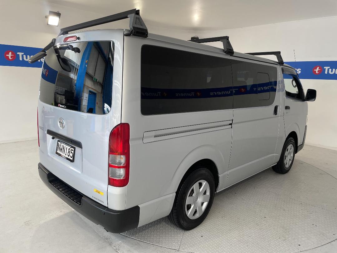 Photo '7' of Toyota Hiace