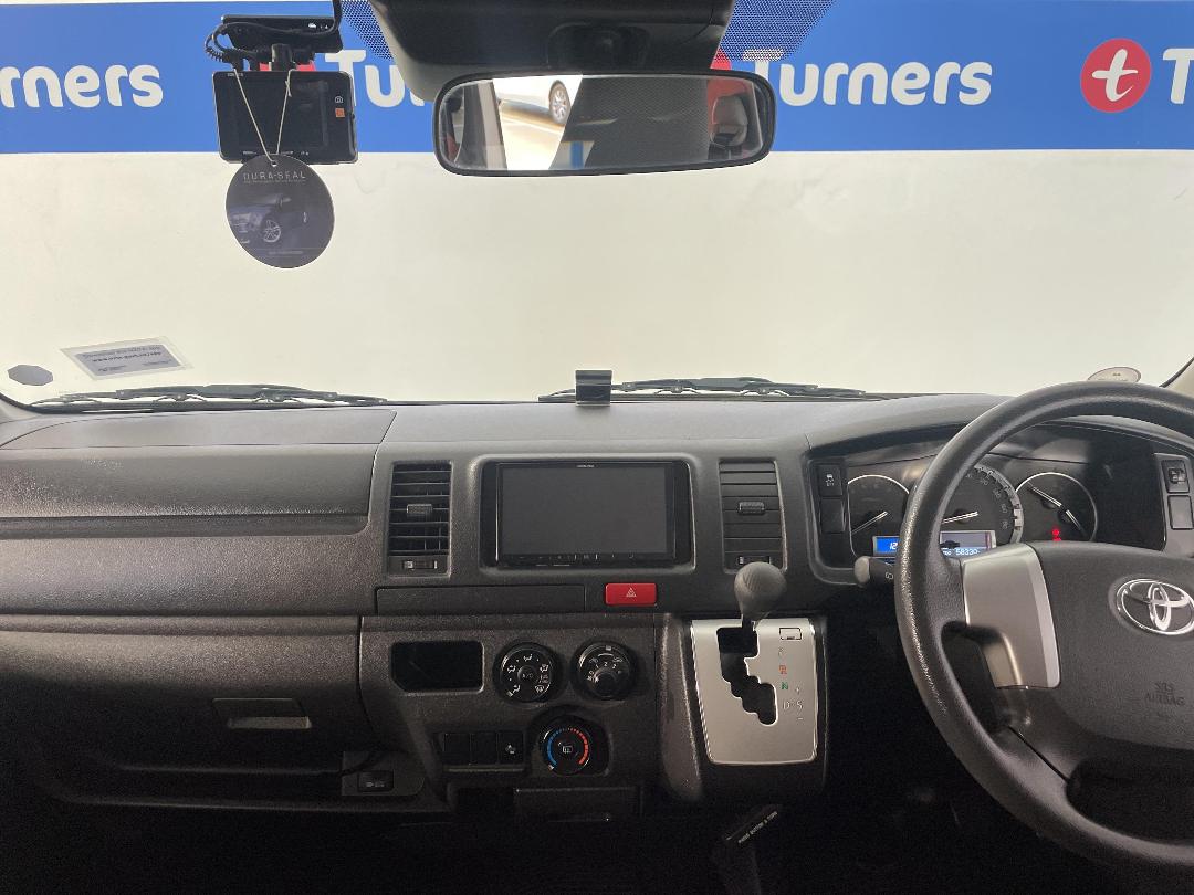 Photo '17' of Toyota Hiace