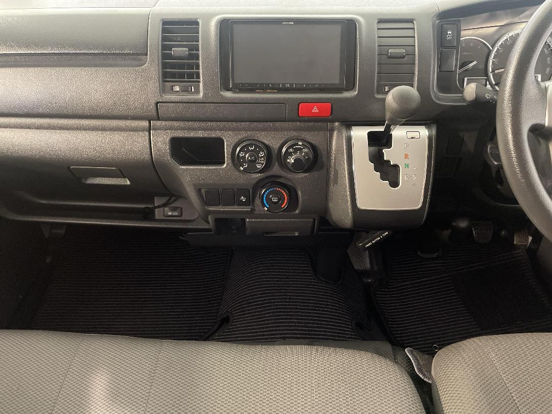 Photo '18' of Toyota Hiace