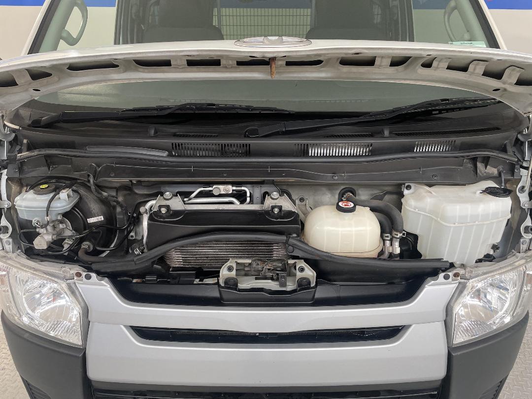 Photo '13' of Toyota Hiace