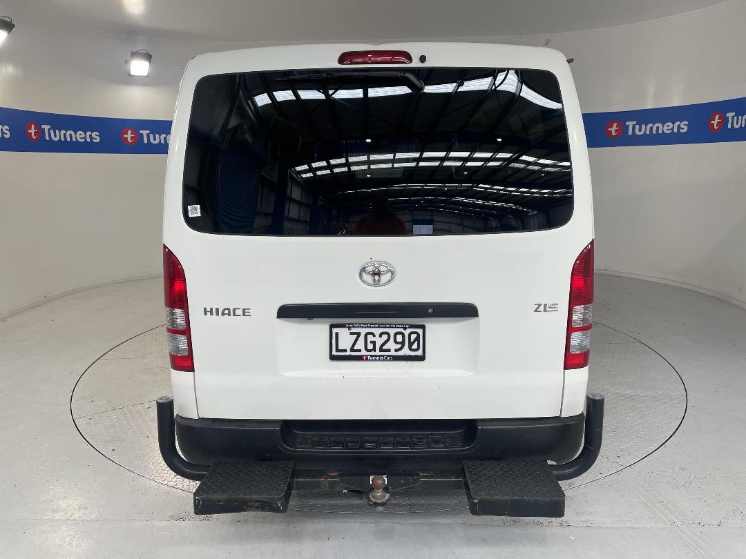 Photo '6' of Toyota Hiace