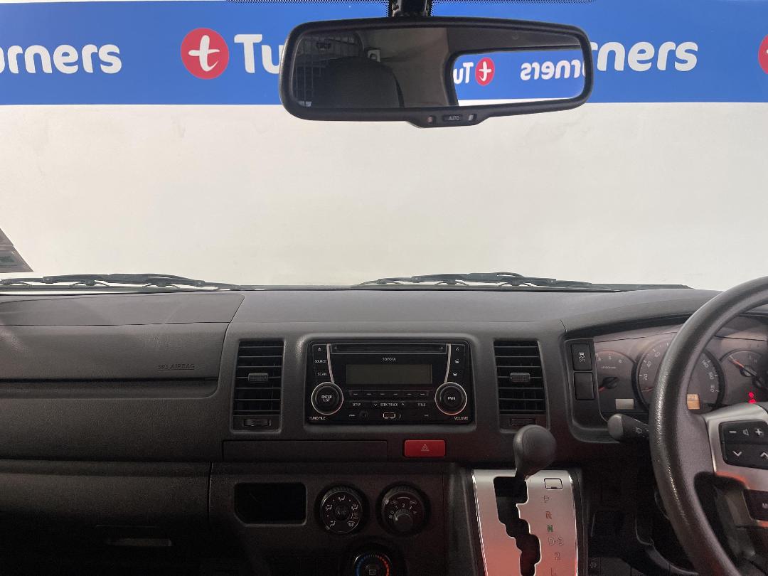 Photo '17' of Toyota Hiace