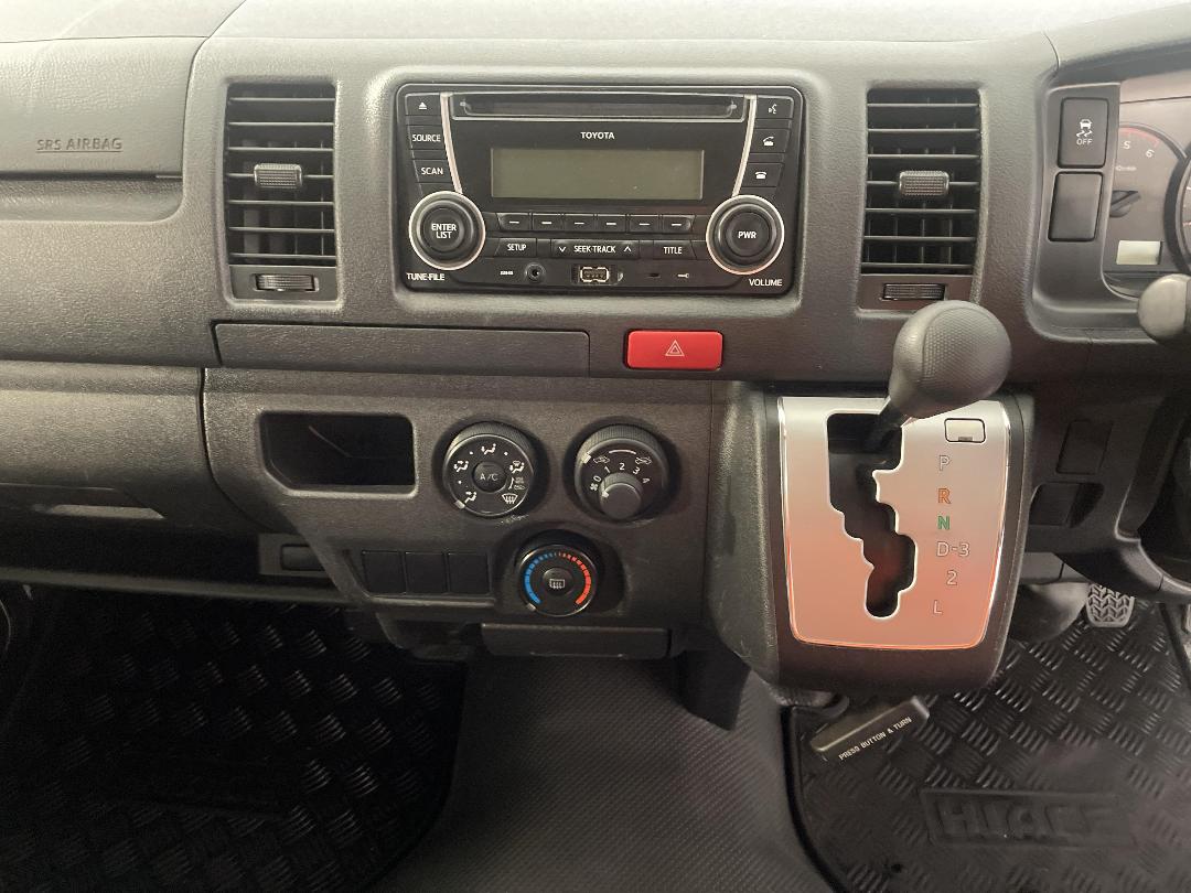 Photo '18' of Toyota Hiace