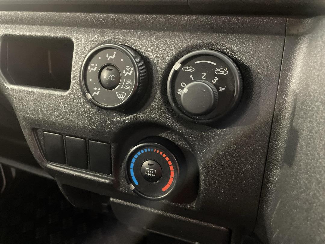 Photo '28' of Toyota Hiace